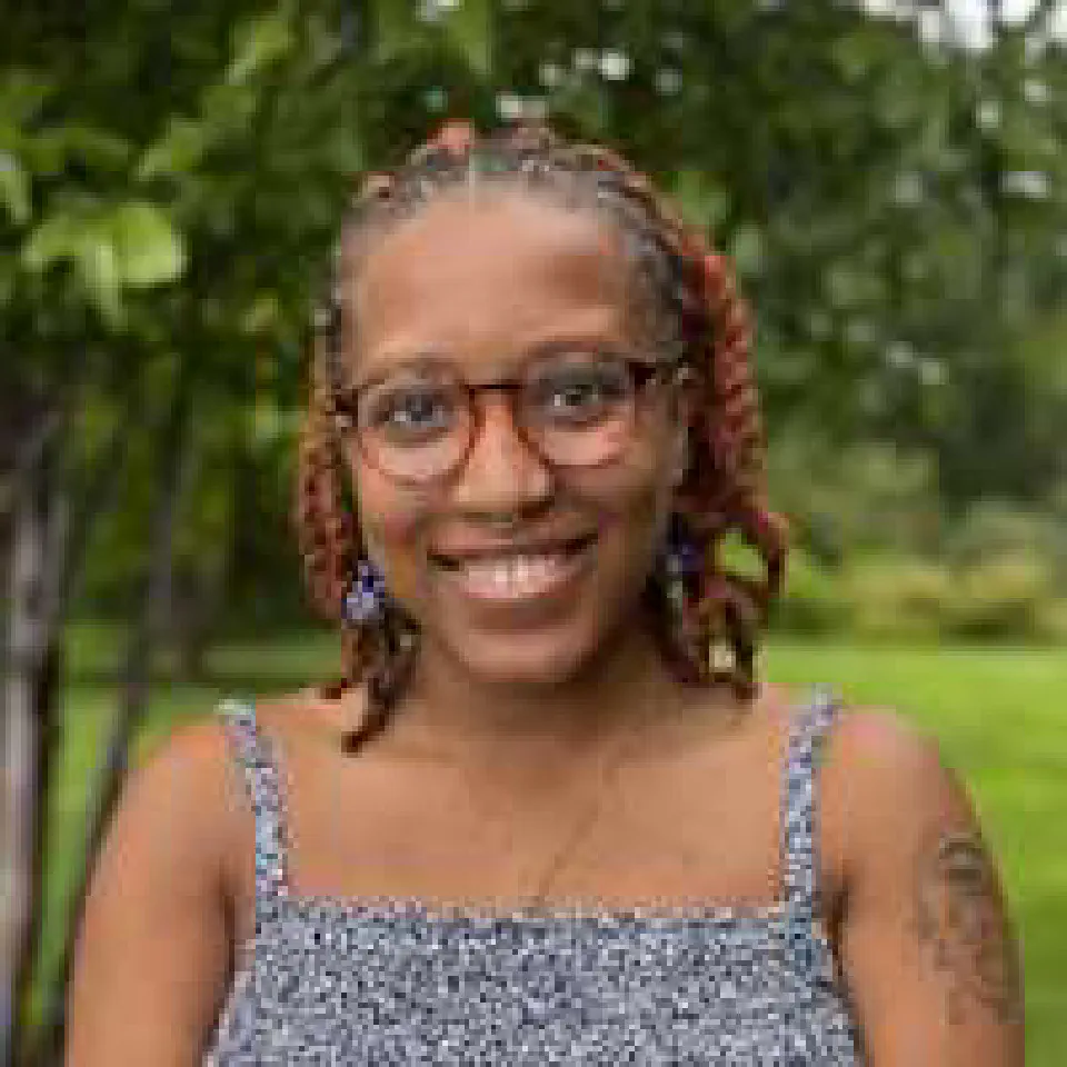 Portrait of Shaniyah Jasper (they/she)