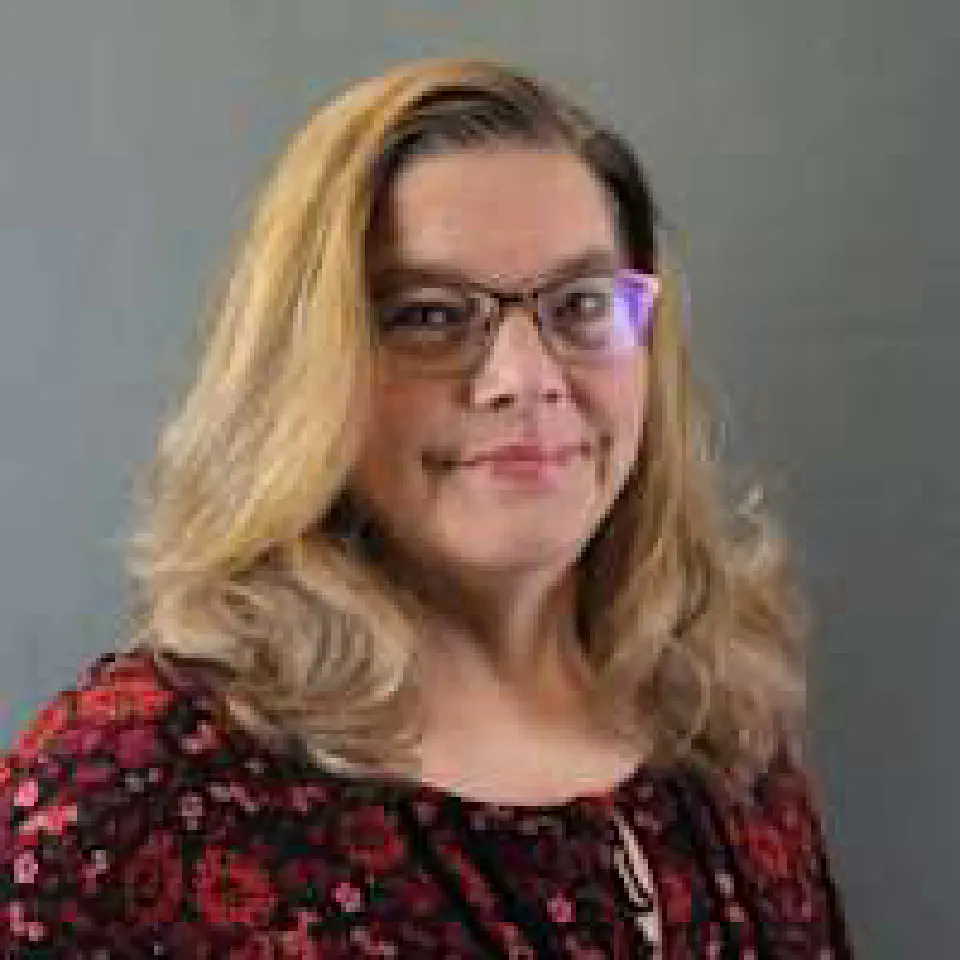 Portrait of Becky McDaniel (she/her)