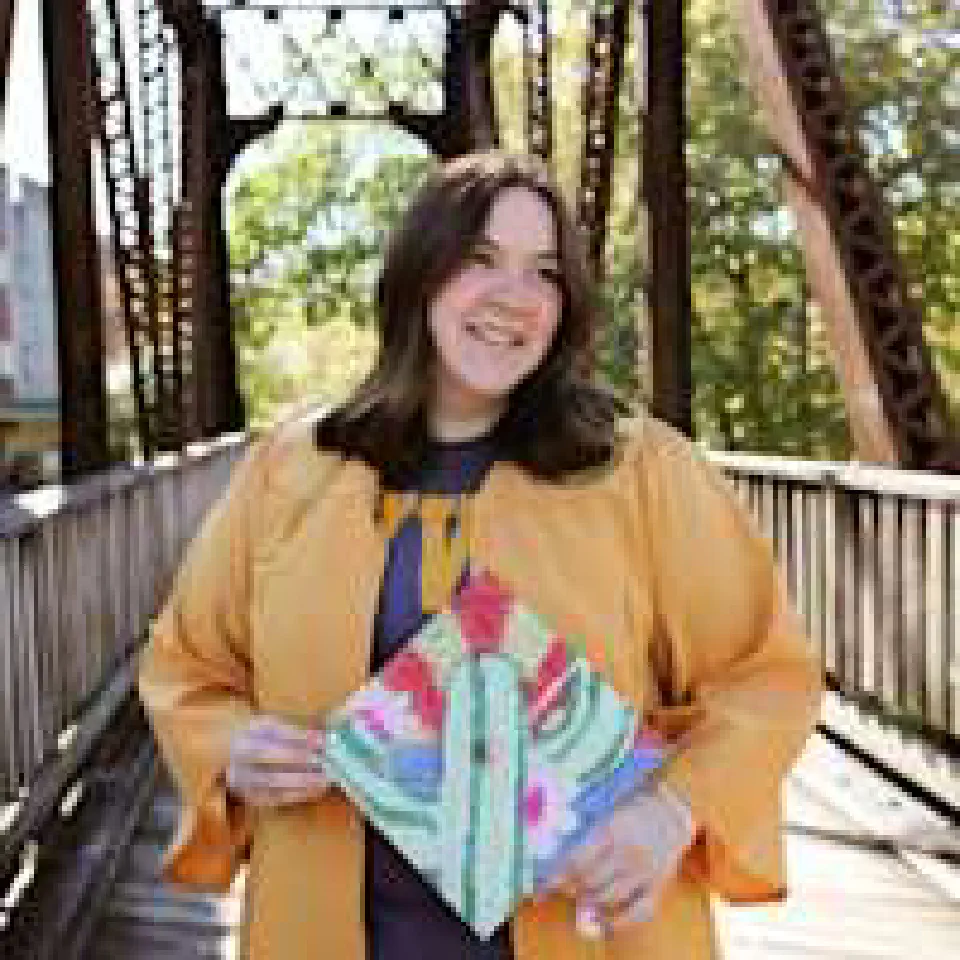 Portrait of Isabel Thubron (she/her)