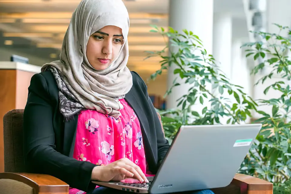Student uses a laptop computer at the Health Sciences Library